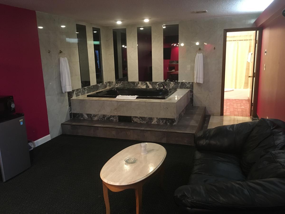 Midway Inn & Suites Oak Lawn Exteriör bild